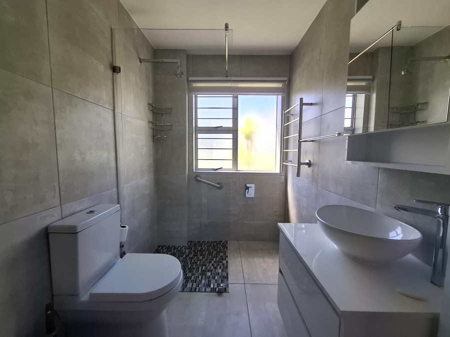 To Let 2 Bedroom Property for Rent in Bloubergstrand Western Cape